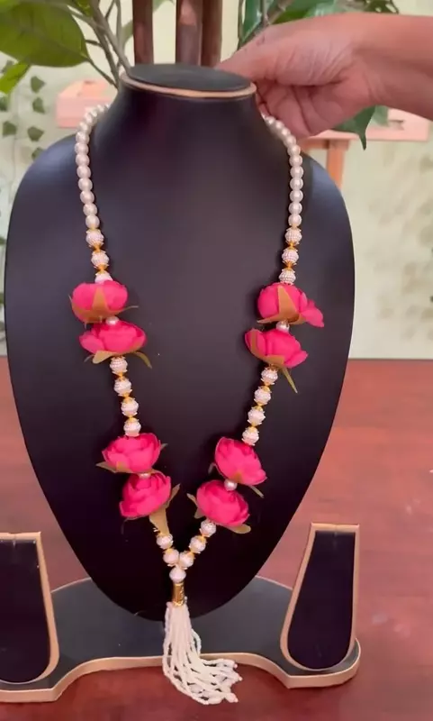 Welcome Barati Swagat Pearl Royal Flower Mala