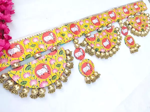 Sacred Kamdhenu Floral Bandanwar Toran