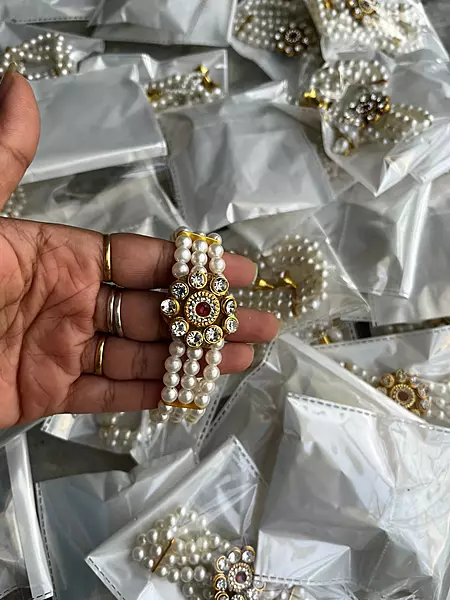 Adjustable Flower Kundan Bracelet