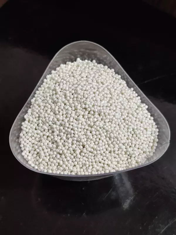 White/Pearl Sprinkle Balls 1.5MM - 100 GM