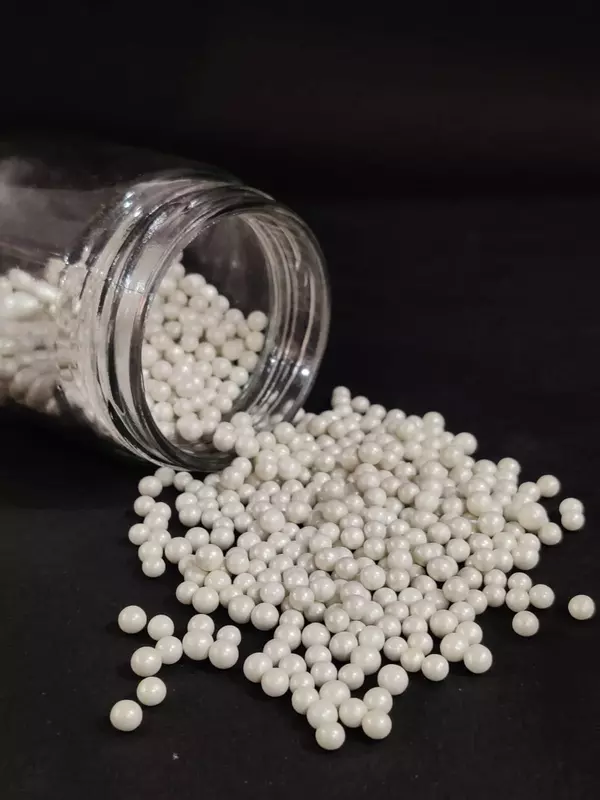 White/Pearl Sprinkle Balls 4MM - 100 GM