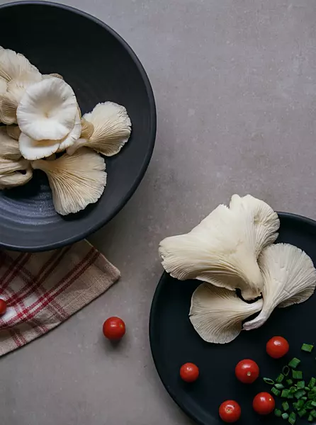 White Oyster Mushrooms 250 Gms