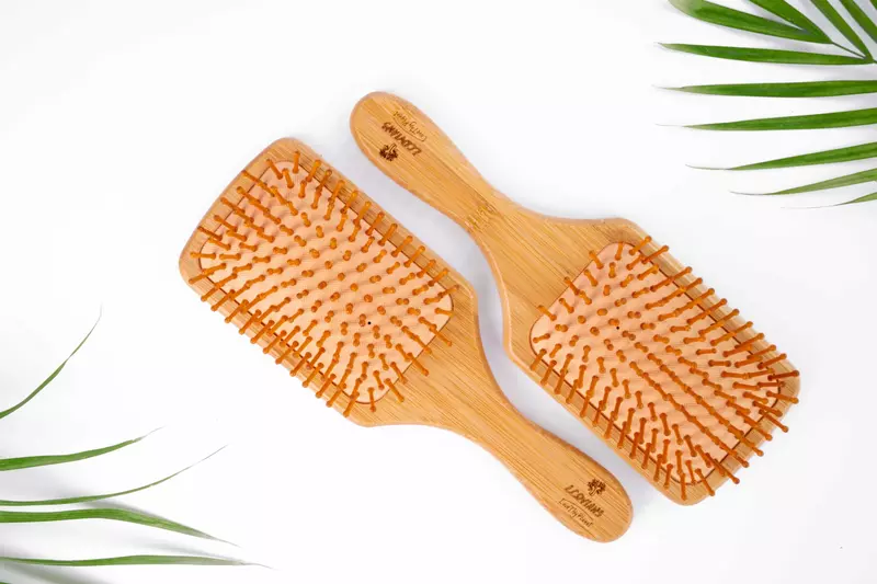 Natural bamboo hairbrush anti static detangling comb Natural bamboo hairbrush anti static detangling comb