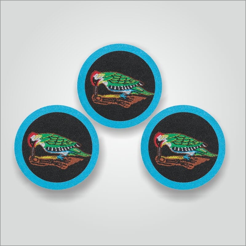 Bulbul Six's Emblem Woodpecker (Emb)