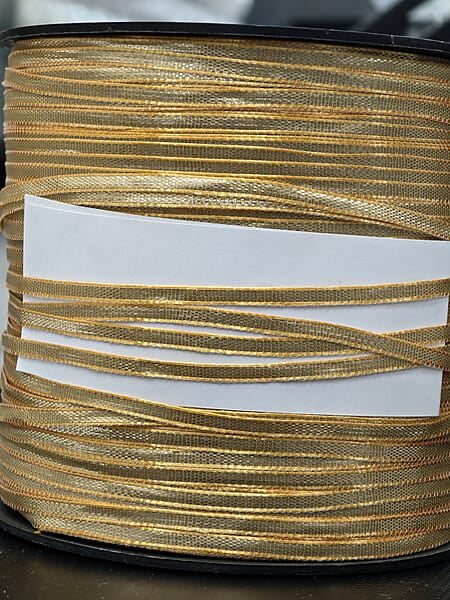 Gota Yellow Border