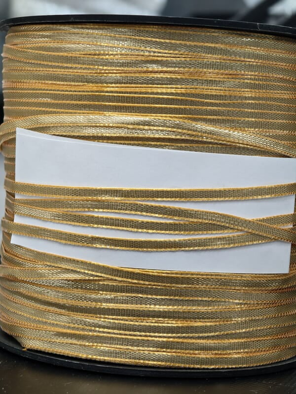 Gota Yellow Border