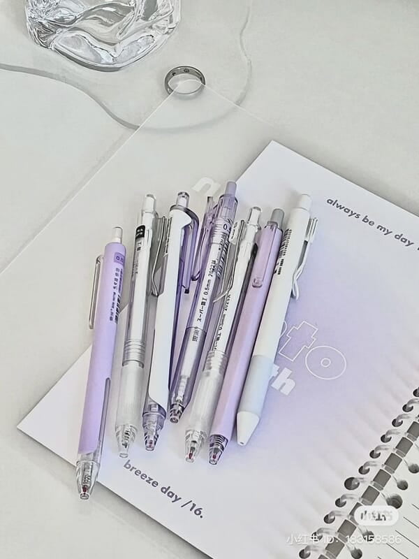Uni-ball One UMN S 0.5mm Retractable Gel Pen