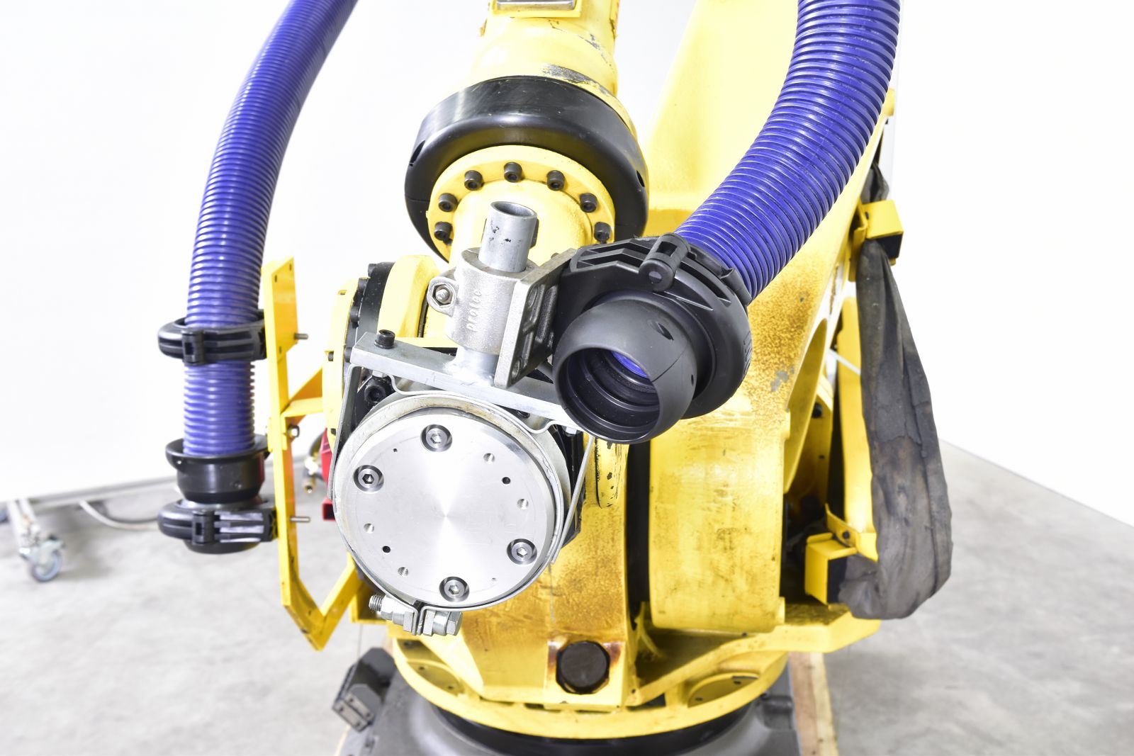 FANUC R-2000iA/165F, A05B-1324-B203,Robot with Control cabinet and Panel, YoM2002