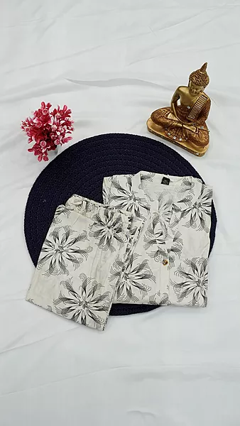 Vertigan Co-ord Set – White & Black