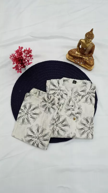 Vertigan Co-ord Set – White & Black