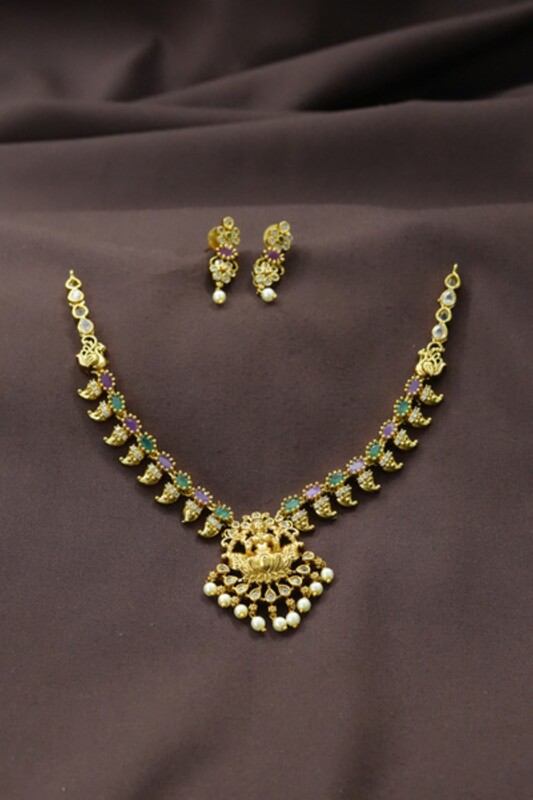 Matta finish Neckpiece