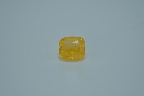 Yellow Sapphire 3.77 ct