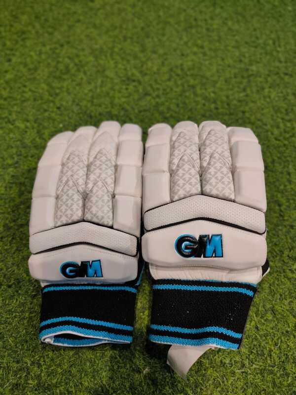 CRICKET BATTING GM GLOVES DIAMOND 909