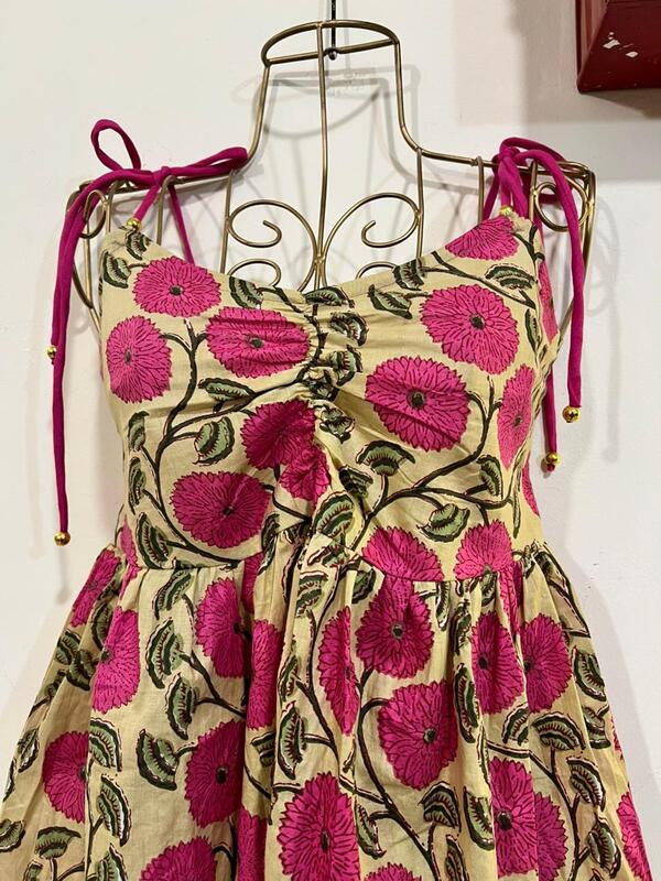 Basanti's Classic Tube Top - Cream & Pink Flowers