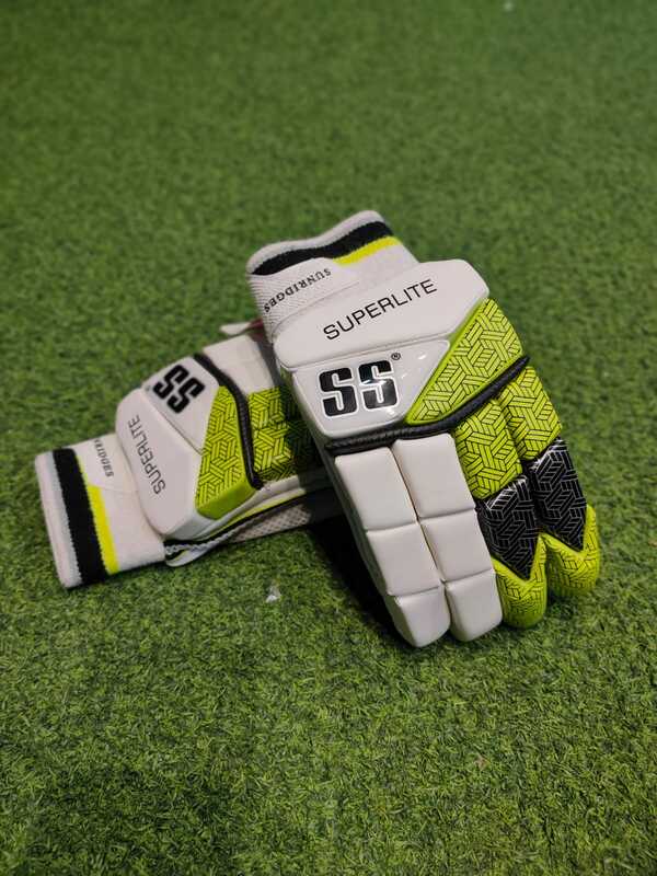CRICKET BATTING GLOVES SS SUPER LITE