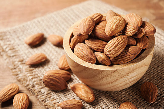 Almond Premium