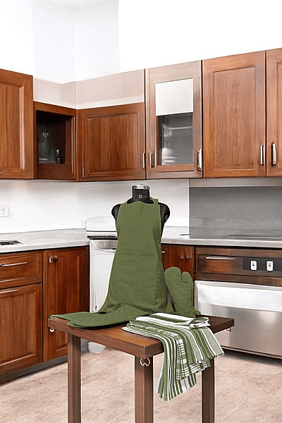 Kitchen Combo Set – Apron, Mitt, Holder & Towels