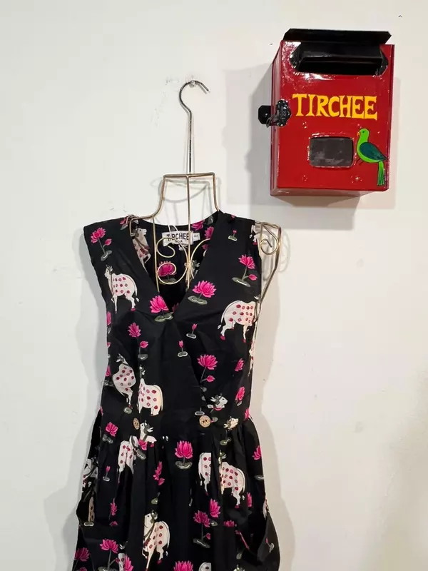 Diya's Sleeve-Less Wrap Dress - Black Pichwai