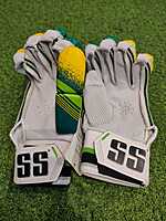Cricket Batting Gloves -SS CLUBLITE Cricket Batting Gloves -SS CLUBLITE