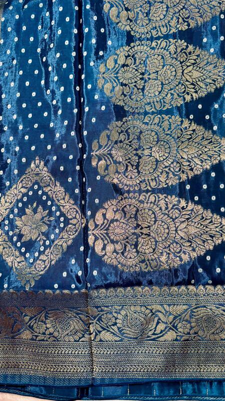 Banarasi Russian silk with Bandini weaving saree