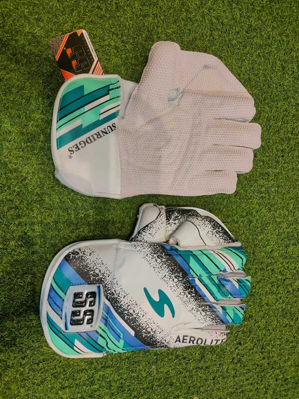 Cricket WK GLOVES SS AEROLITE MENS Cricket WK GLOVES SS AEROLITE MENS