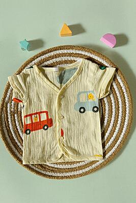 Premium Crinkled Muslin Cotton Jhabla (3-6 Months) – With Sleeves Premium Crinkled Muslin Cotton Jhabla (3-6 Months) – With Sleeves