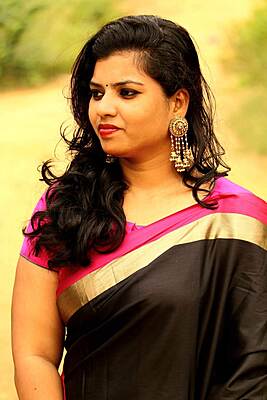 Black Seedless Grapes Rani Pink Blouse