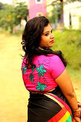 Black Seedless Grapes Rani Pink Blouse
