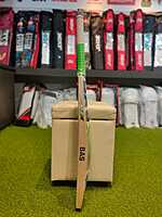 CRICKET BAT BAS VAMPIRE STAR
