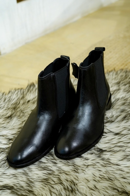 BLACK SOFTY LEATHER CHEALSEA BOOT WITH ZIP