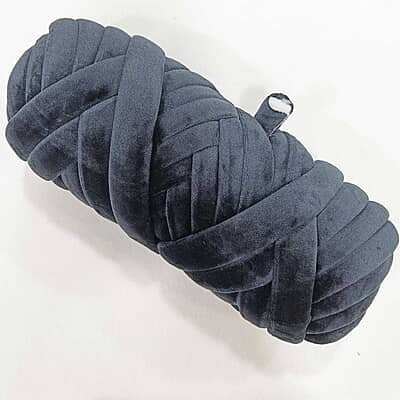 Jumbo Arm Knitting Yarn-Black