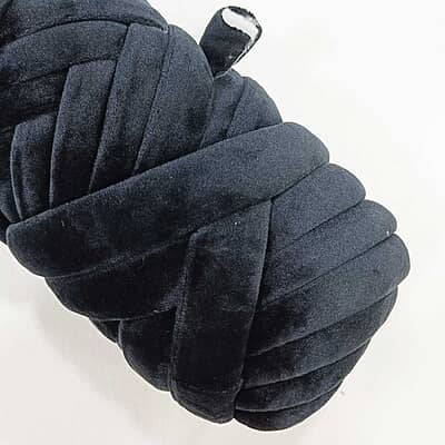 Jumbo Arm Knitting Yarn-Black