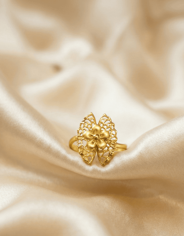 18 kt butterfly floral ring