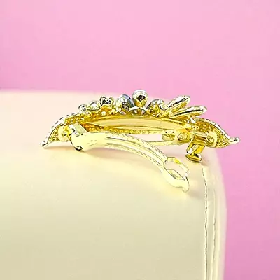 Elegant Floral Design Barrette