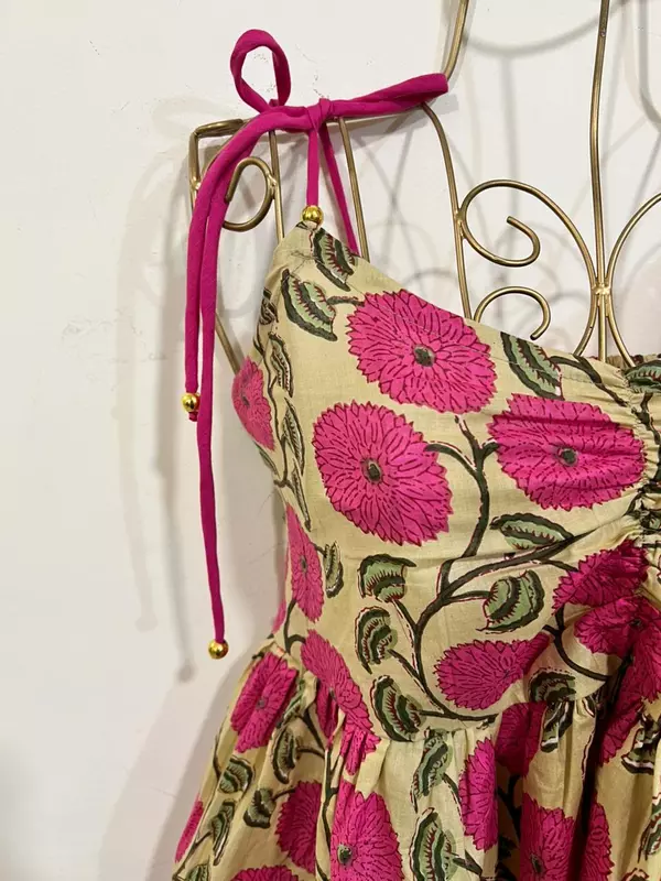 Basanti's Classic Tube Top - Cream & Pink Flowers