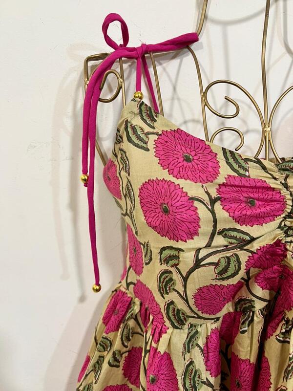 Basanti's Classic Tube Top - Cream & Pink Flowers