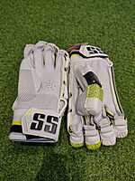 CRICKET BATTING GLOVES SS SUPER LITE