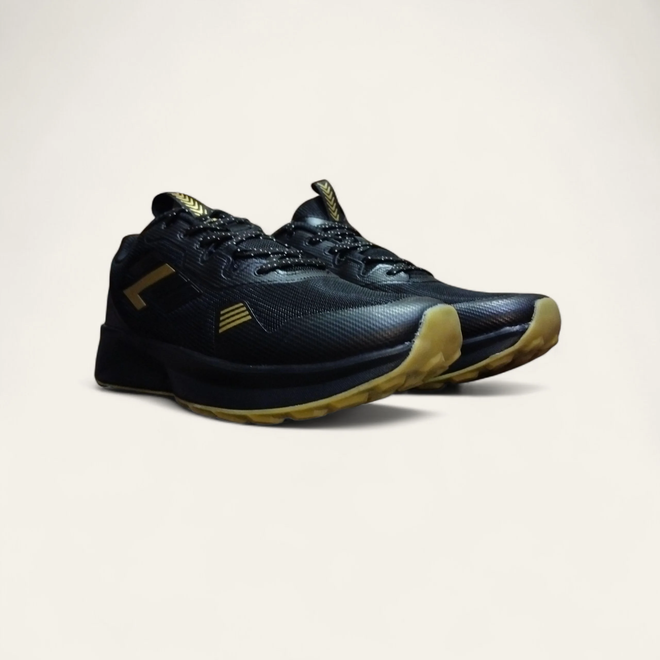 Campus Hiro Black/Golden - Men's Running Shoes