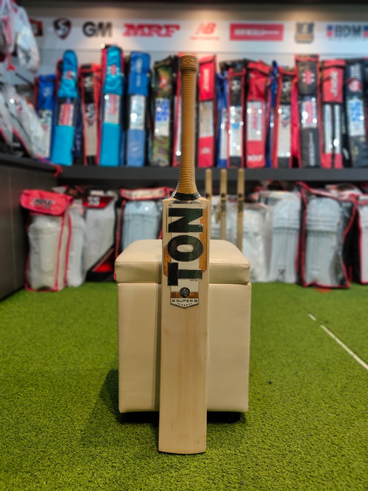 Cricket Bat - SS-EW TON SUPER Cricket Bat - SS-EW TON SUPER