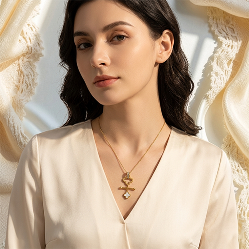 Elegant Rose Gold-Plated Clover & T-Bar Necklace