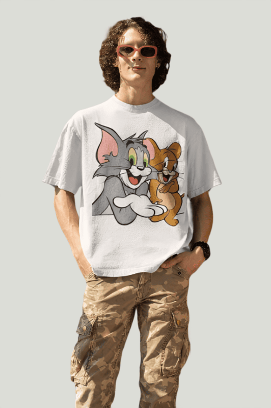 Oversized T-shirt featuring Tom and Jerry
