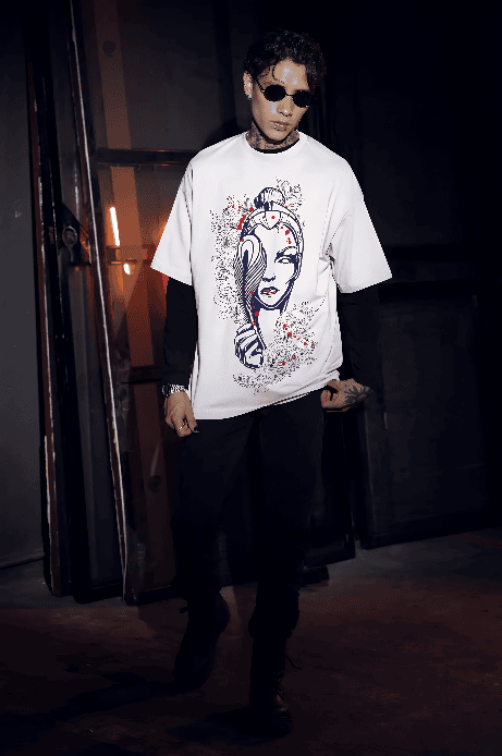 The Blue spotted red Beauty white oversized t-shirt