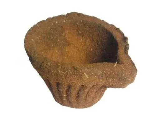 Native Cow Dung Diya (A 18 in a Pack)