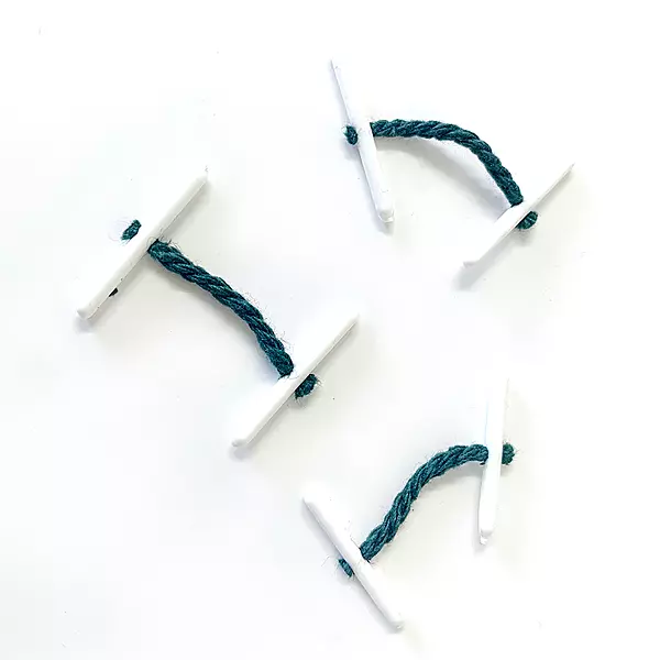 Pack of 500 Janrax Plastic End 25mm Treasury Tags