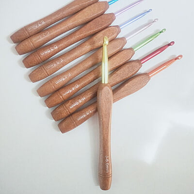 Crochet Hook Set with Wooden Color Handle Crochet Hook Set with Wooden Color Handle
