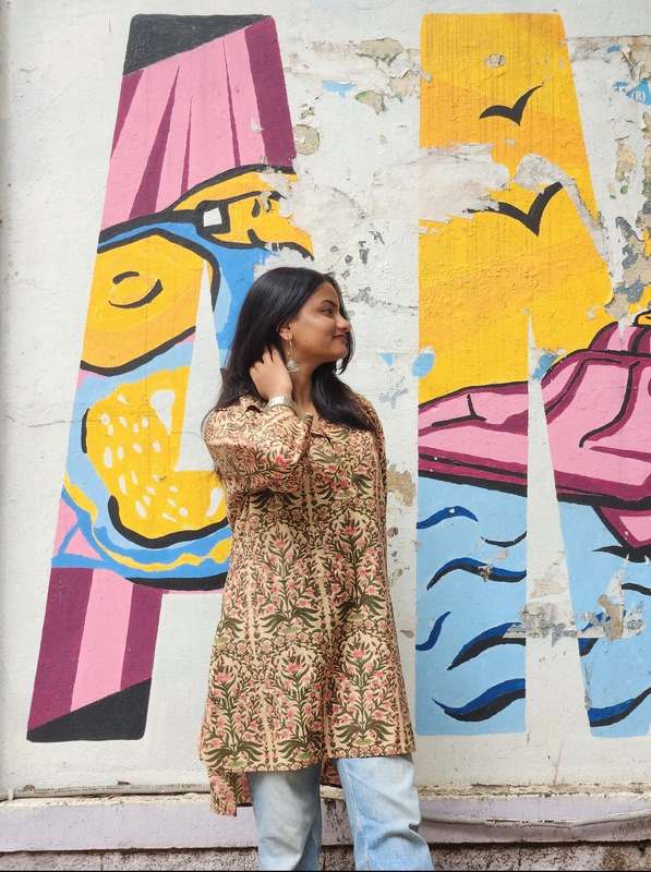 Kavya's High-Low Collared Top - Cream & Flowers