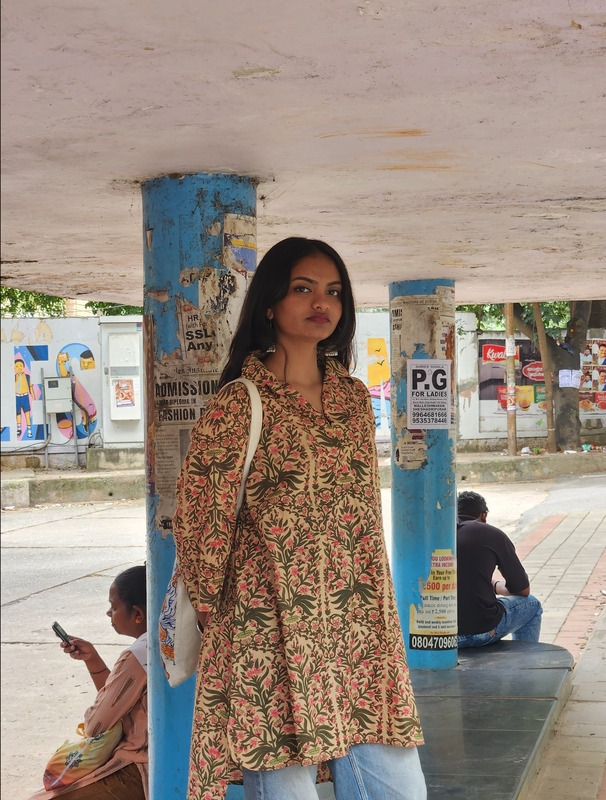Kavya's High-Low Collared Top - Cream & Flowers
