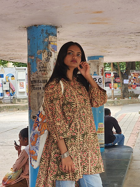 Kavya's High-Low Collared Top - Cream & Flowers