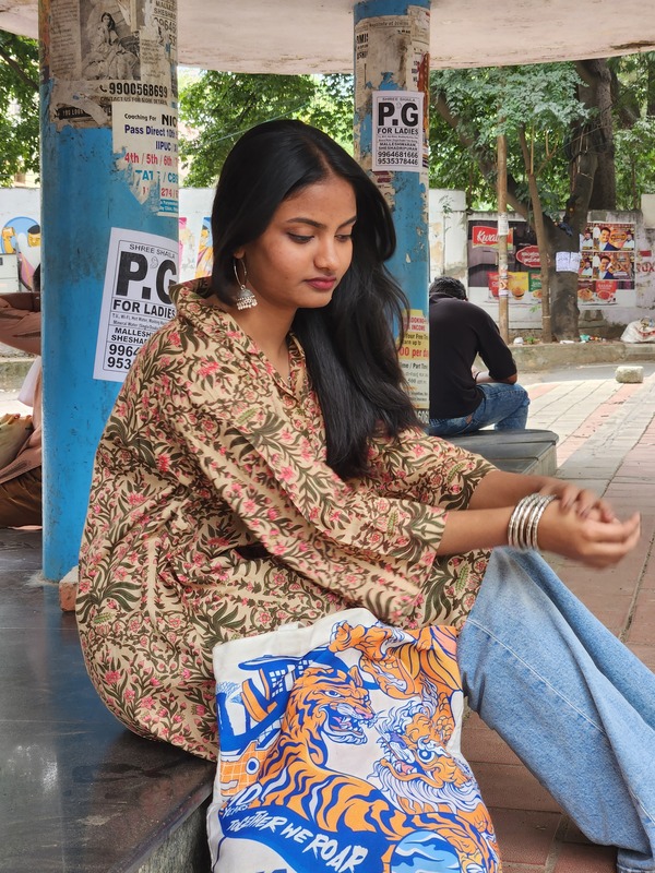Kavya's High-Low Collared Top - Cream & Flowers