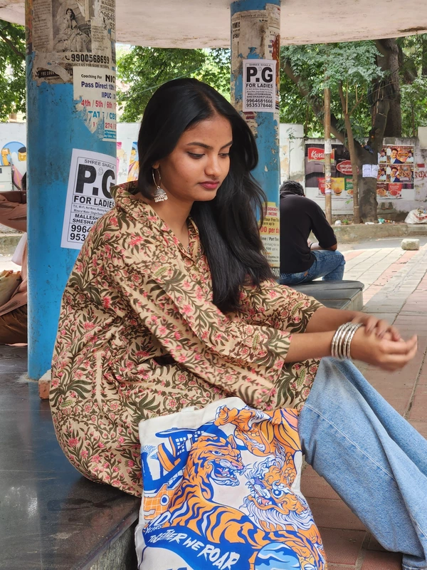Kavya's High-Low Collared Top - Cream & Flowers
